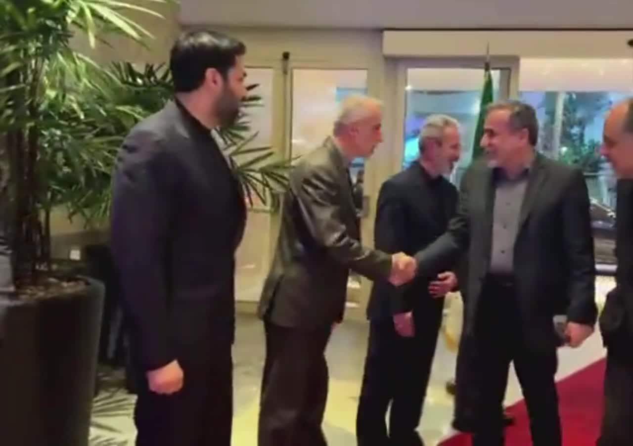 لحظه ورود سید عباس عراقچی به برزیل و شرکت در اجلاس سران ⁧بریکس