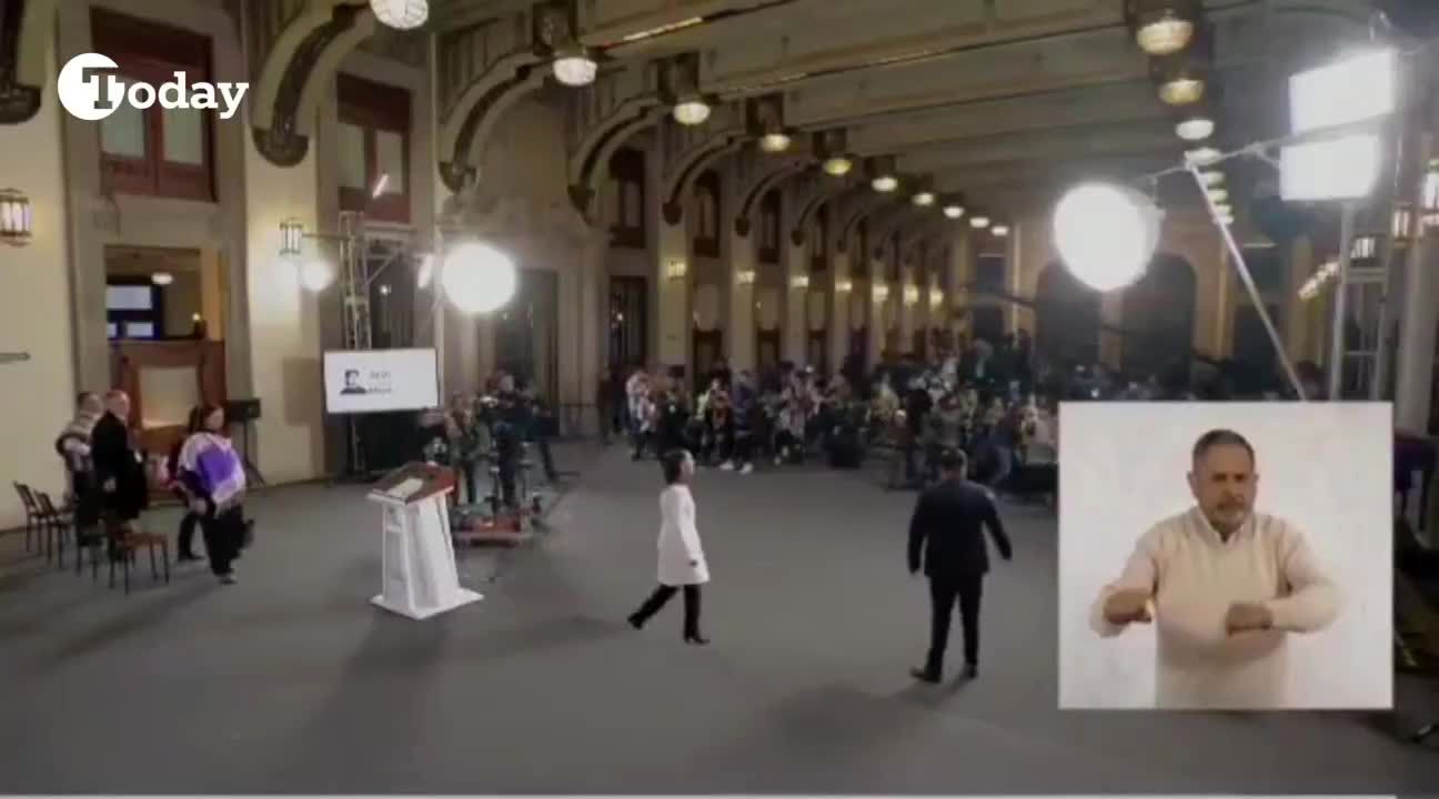 قطع سخنرانی رئیس جمهور بخاطر زمین لرزه شدید + فیلم